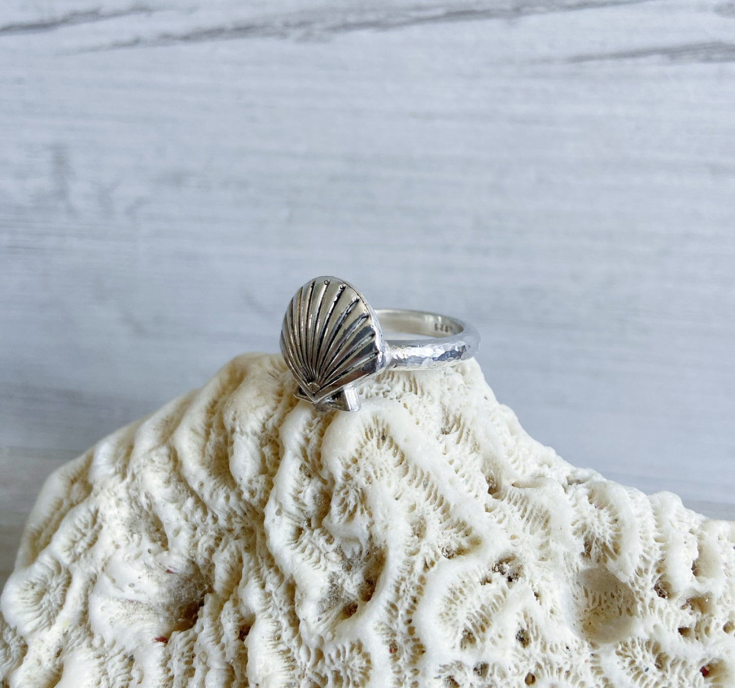 SCALLOP RING