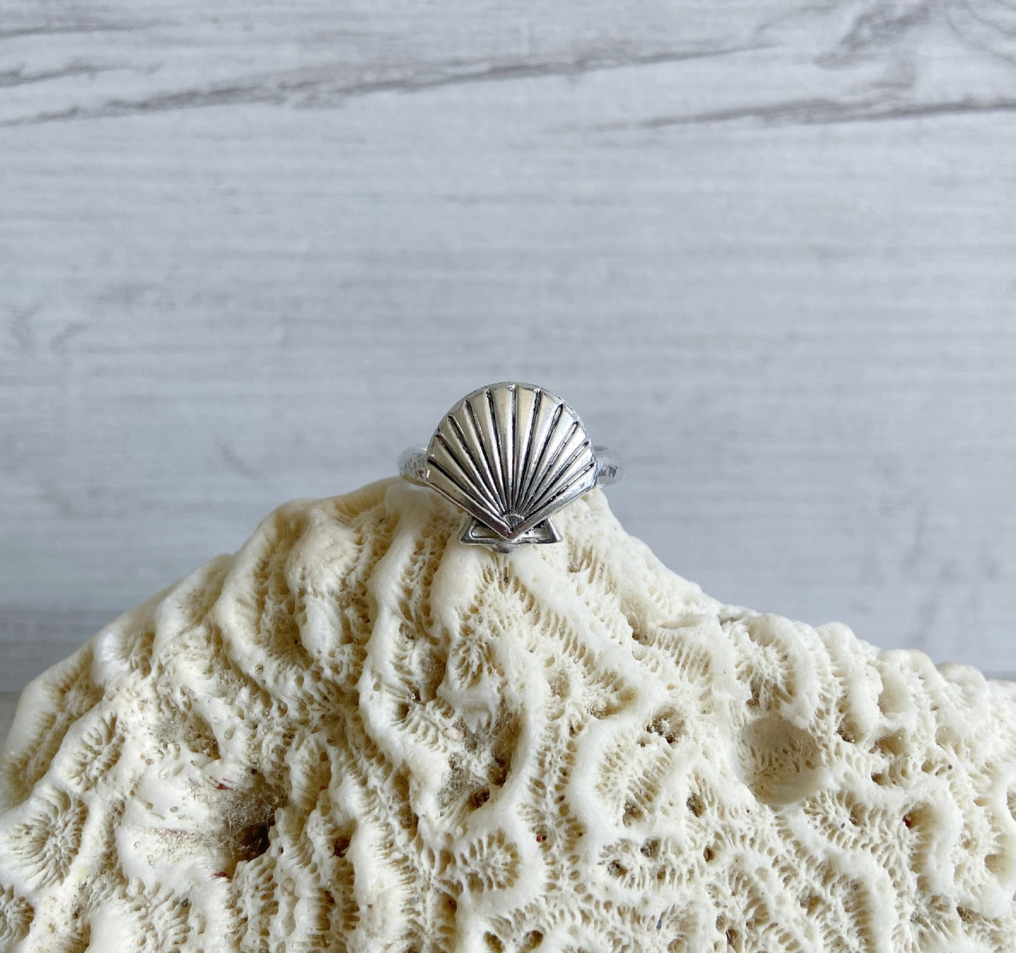 SCALLOP RING