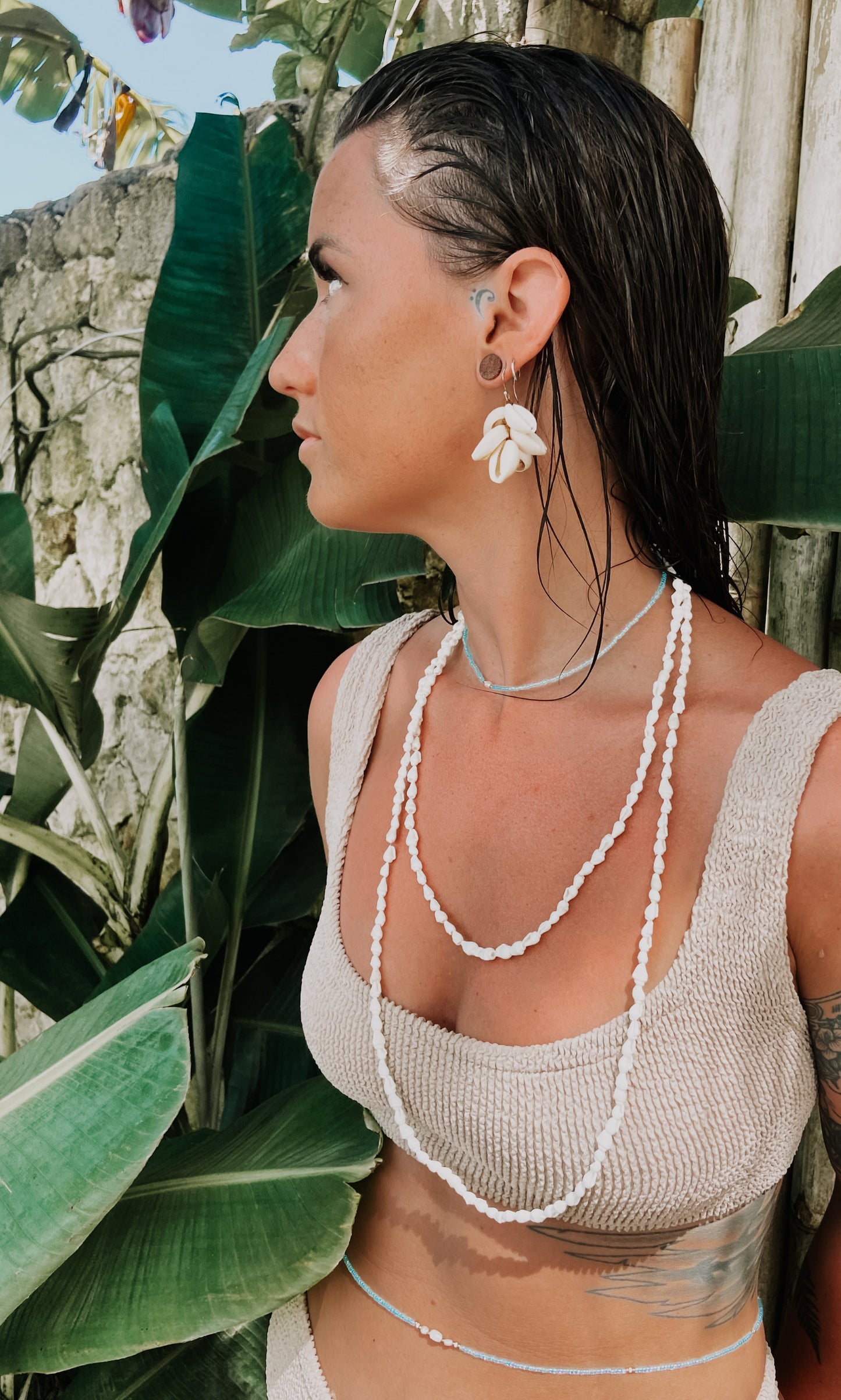 SHELL BEAD NECKLACE